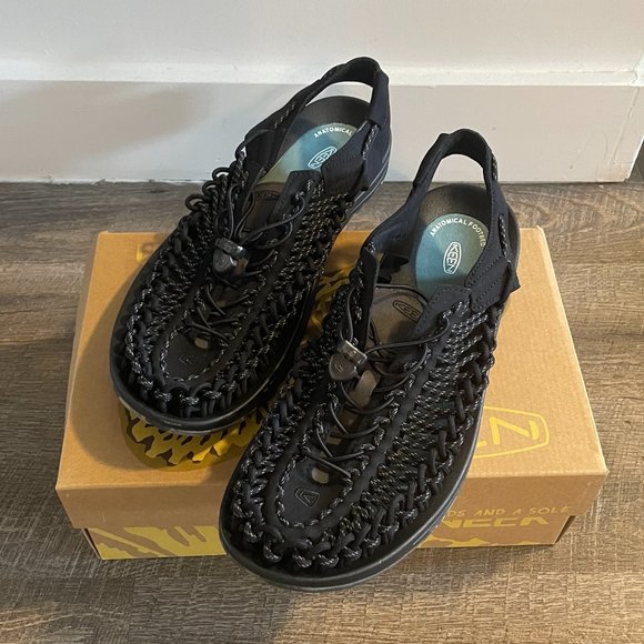 Men's UNEEK US14 Sandals - Picture 1 of 5